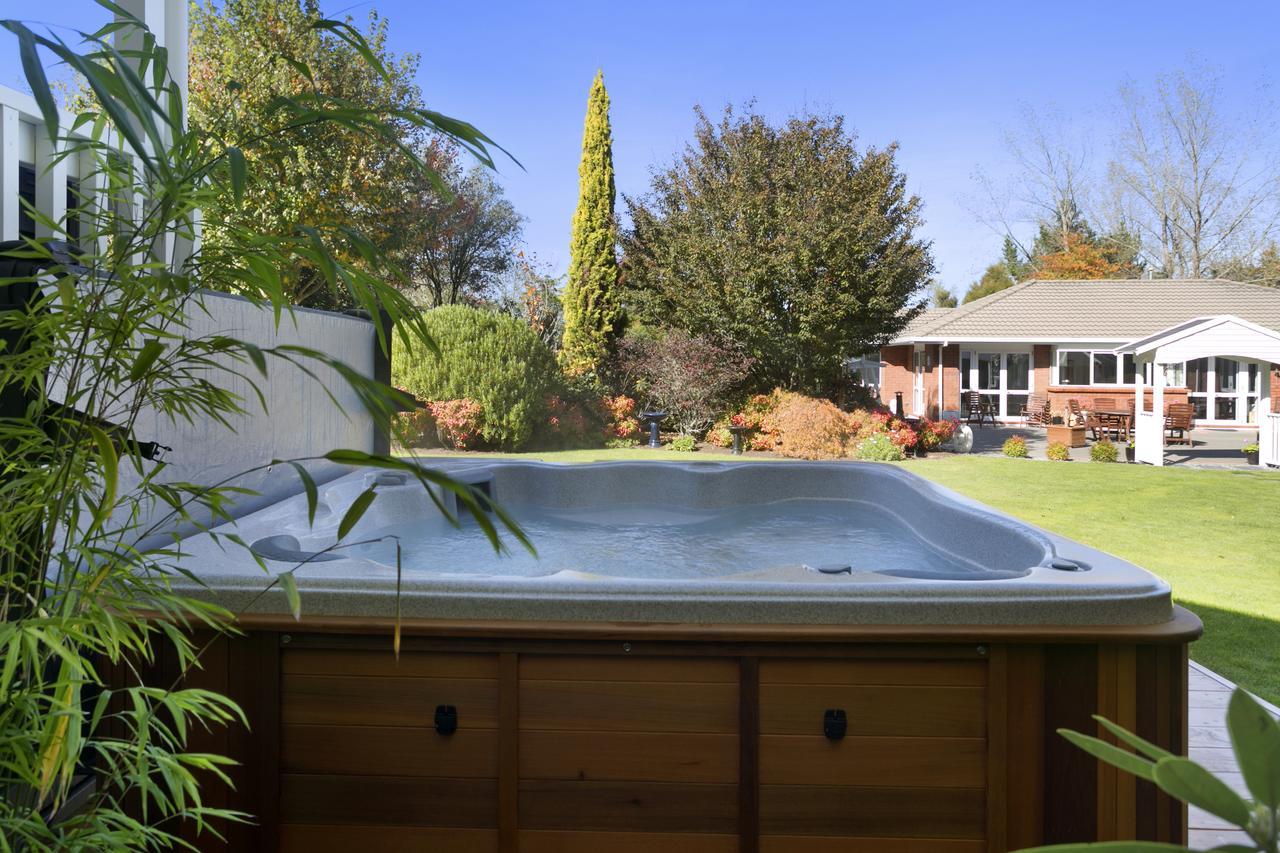 The Retreat Luxury Garden Villa タウポ エクステリア 写真