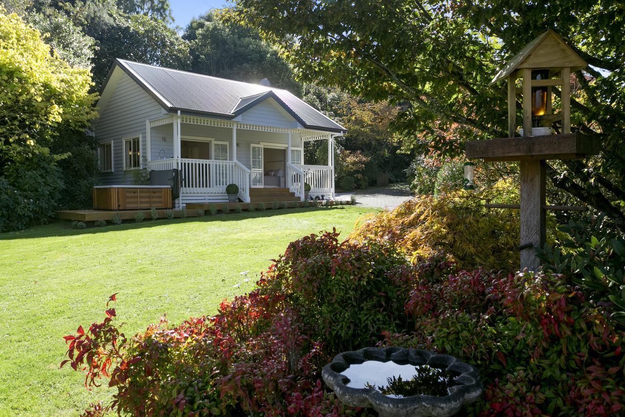 The Retreat Luxury Garden Villa タウポ エクステリア 写真